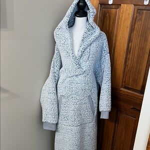 Simply Vera Light Gray Teddy snuggly robe